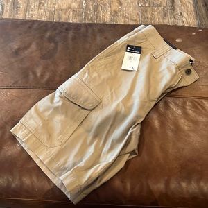 💥new with tags💥 Chaps washed cotton cargo khaki shorts Size 31 w/ 10.5” inseam
